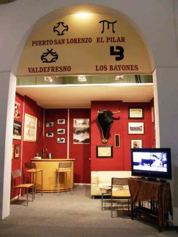 ferian toro stand